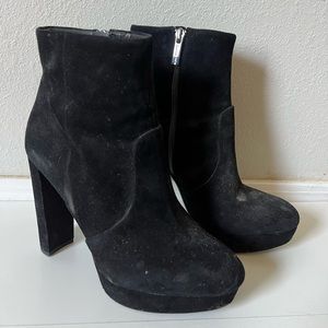 Gianni Bini women’s black high heel boot